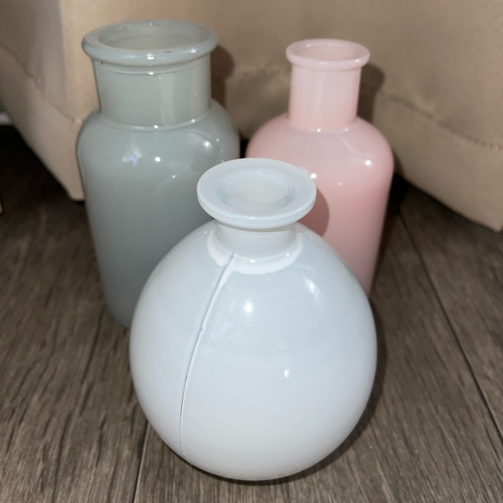 Small Vases - Picture 3 of 3